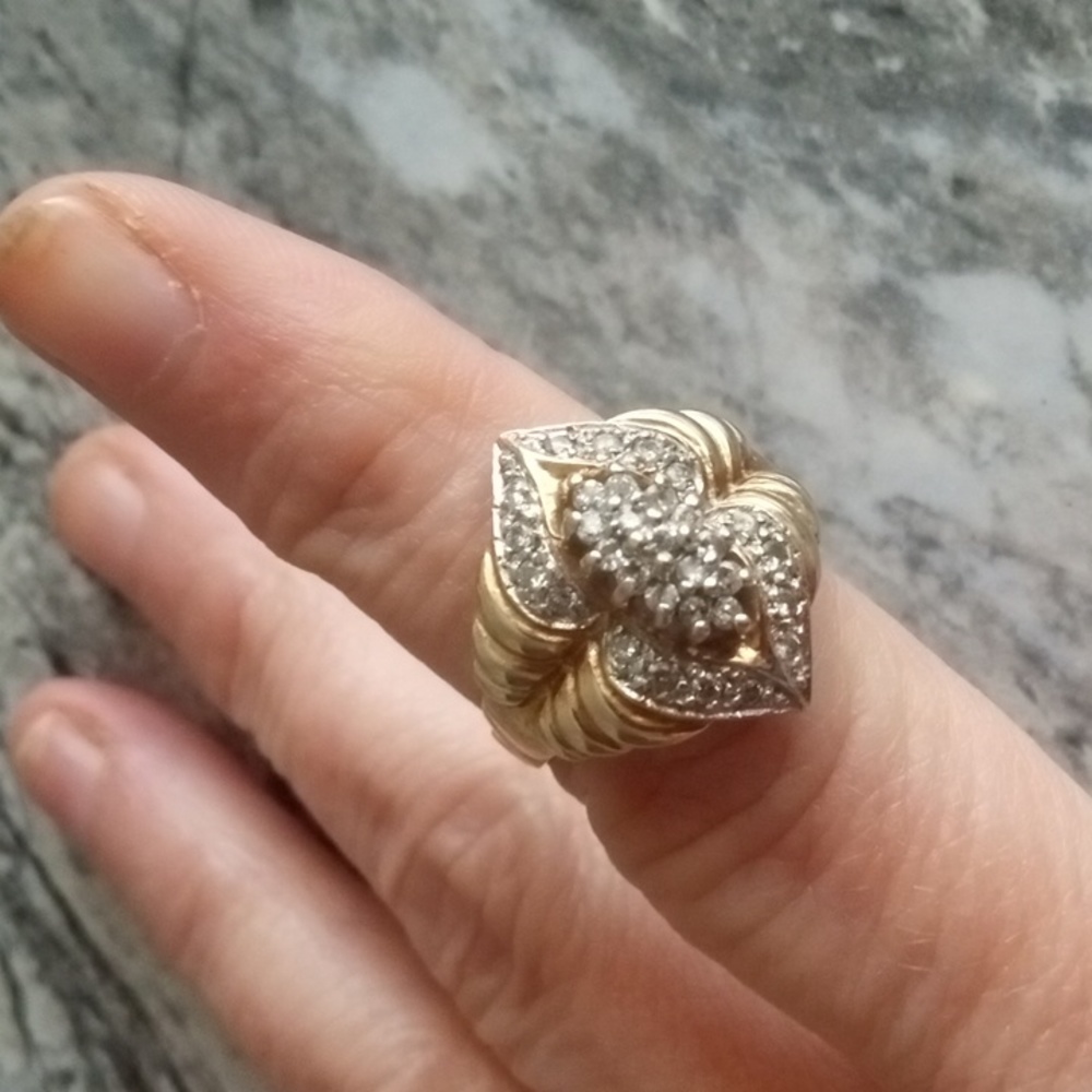Women's ring